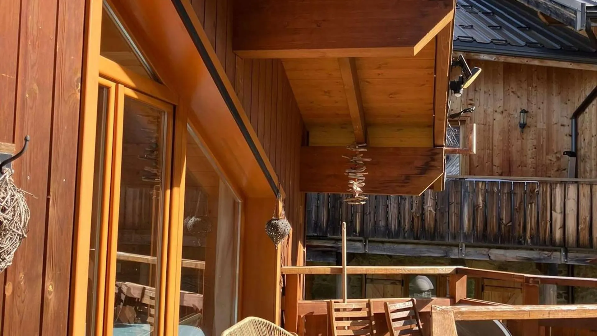 Charmant 4 Pieces Avec Balcons, Proche Meribel - Fr-1-180-640 Les Allues