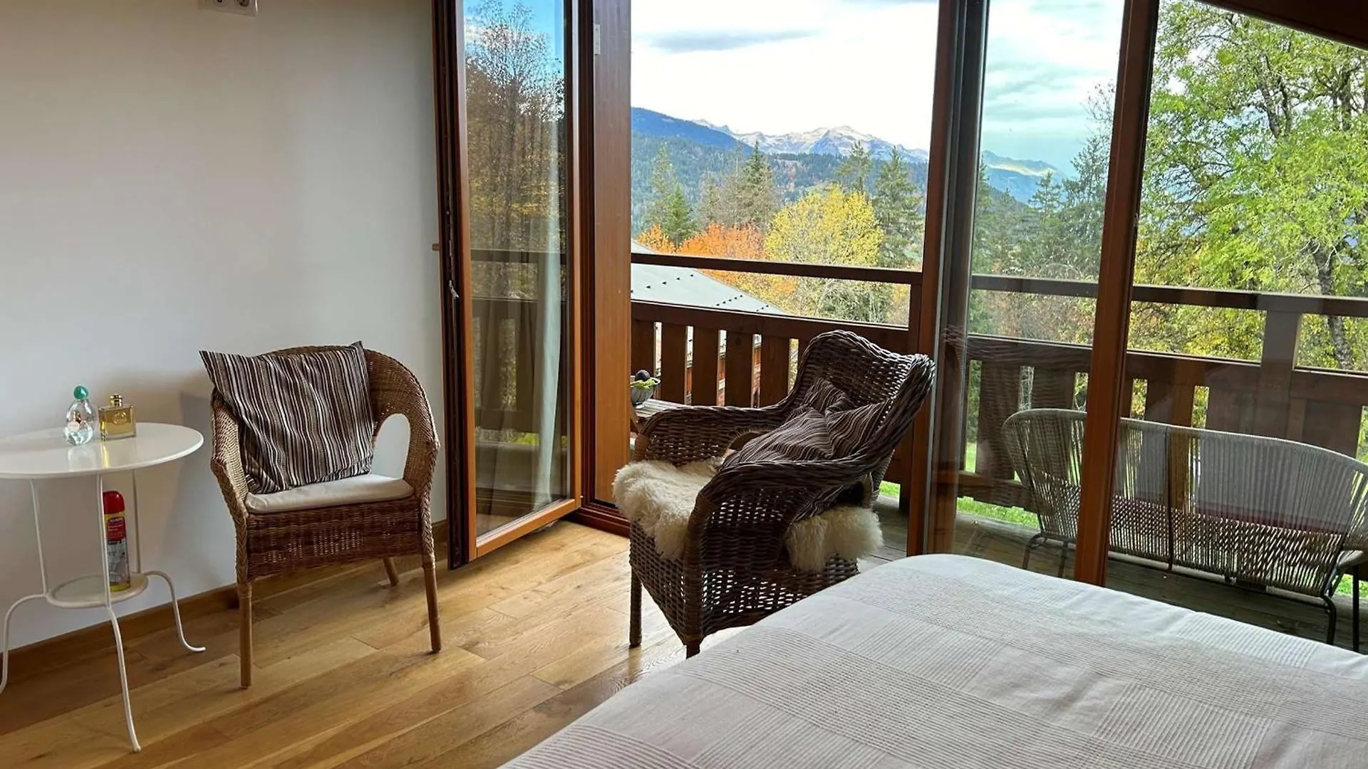 Charmant 4 Pieces Avec Balcons, Proche Meribel - Fr-1-180-640 Les Allues