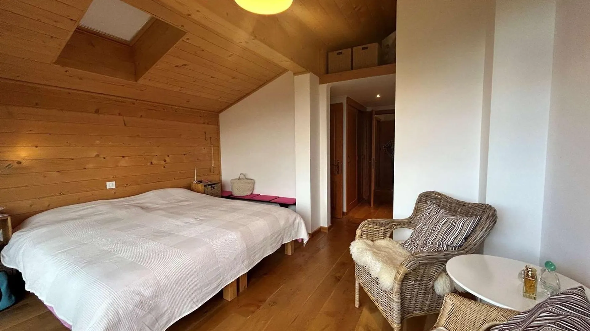 Charmant 4 Pieces Avec Balcons, Proche Meribel - Fr-1-180-640 Les Allues