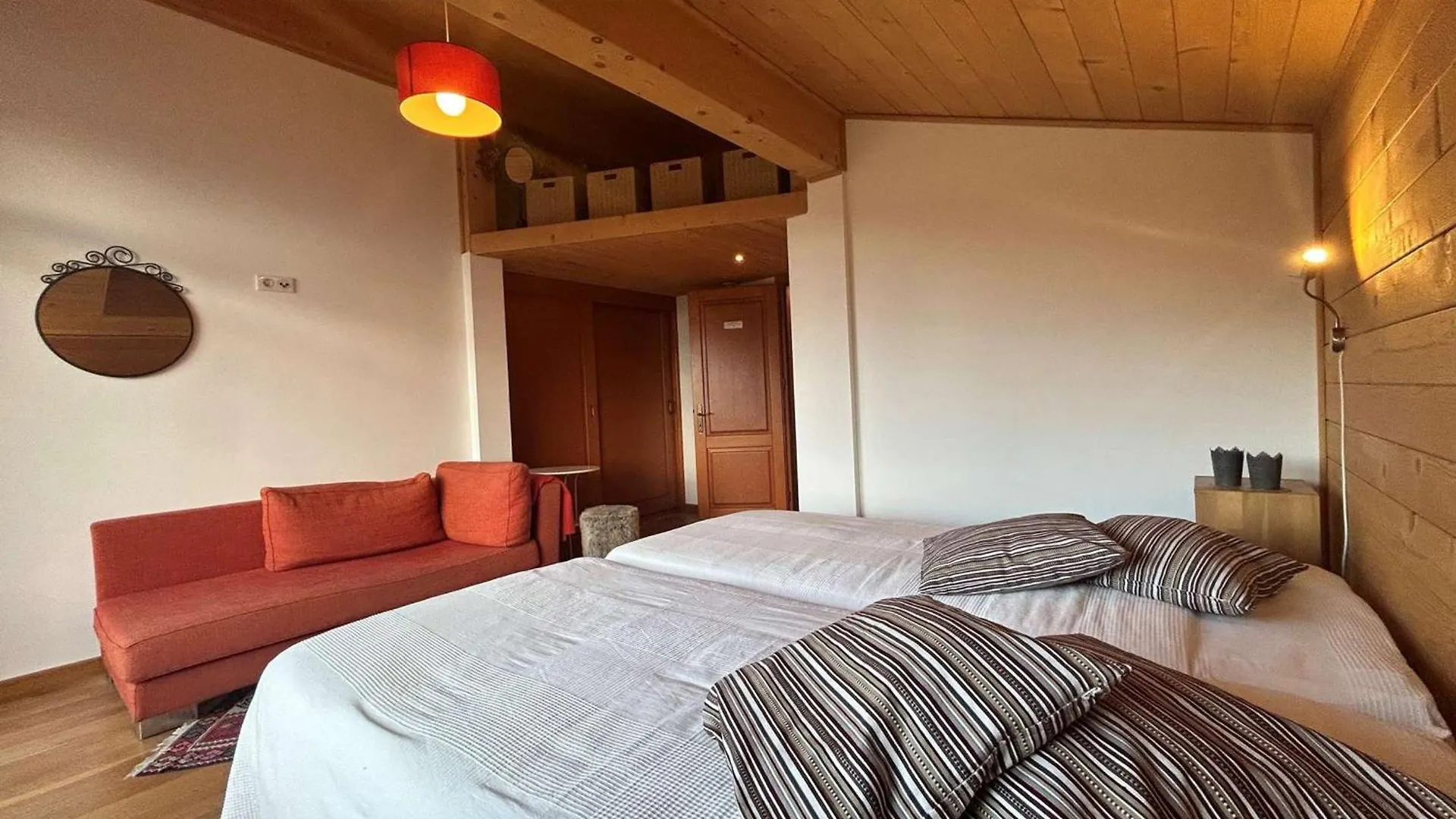 Charmant 4 Pieces Avec Balcons, Proche Meribel - Fr-1-180-640 Les Allues France